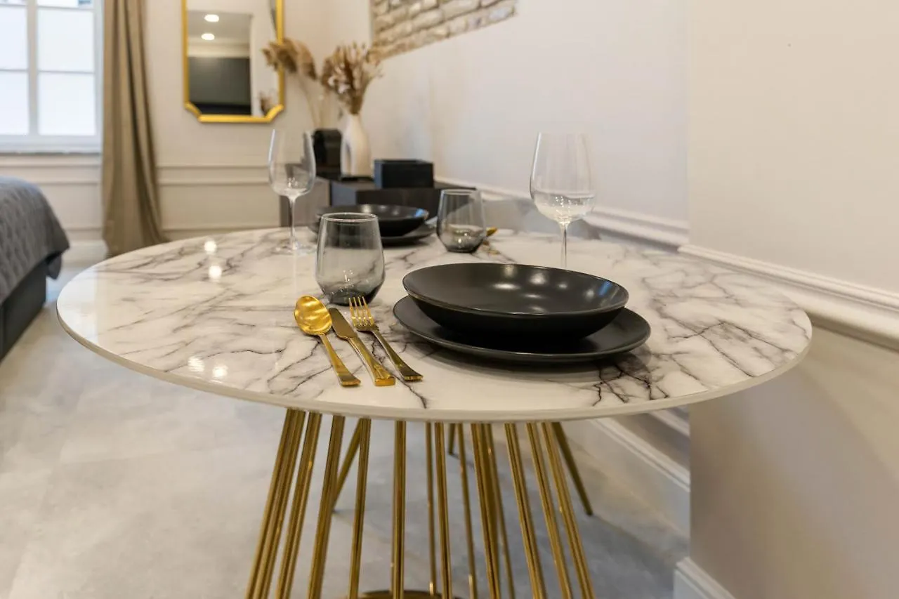 Design Studio I Center I Kingbed I New Augsburg Německo