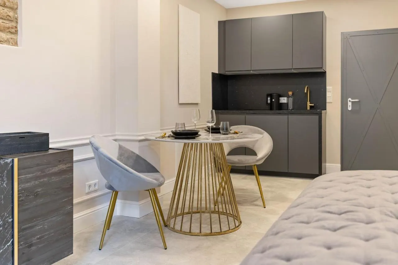 Apartment Design Studio I Center I Kingbed I New Augsburg Germany