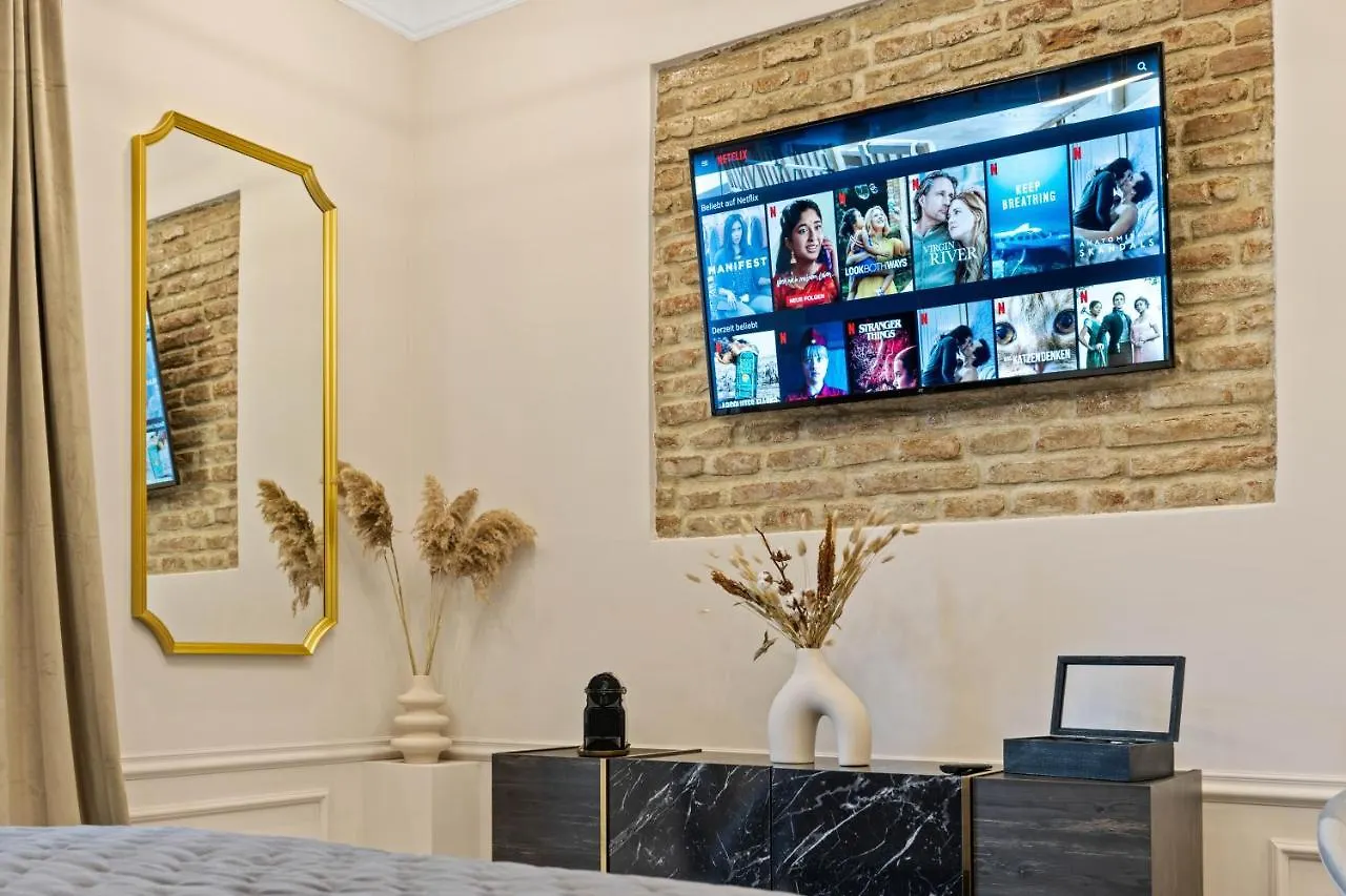 Apartment Design Studio I Center I Kingbed I New Augsburg Germany